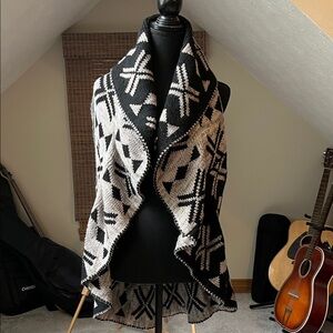 JohnPaulRichard Black and Gray Geometric Cardigan